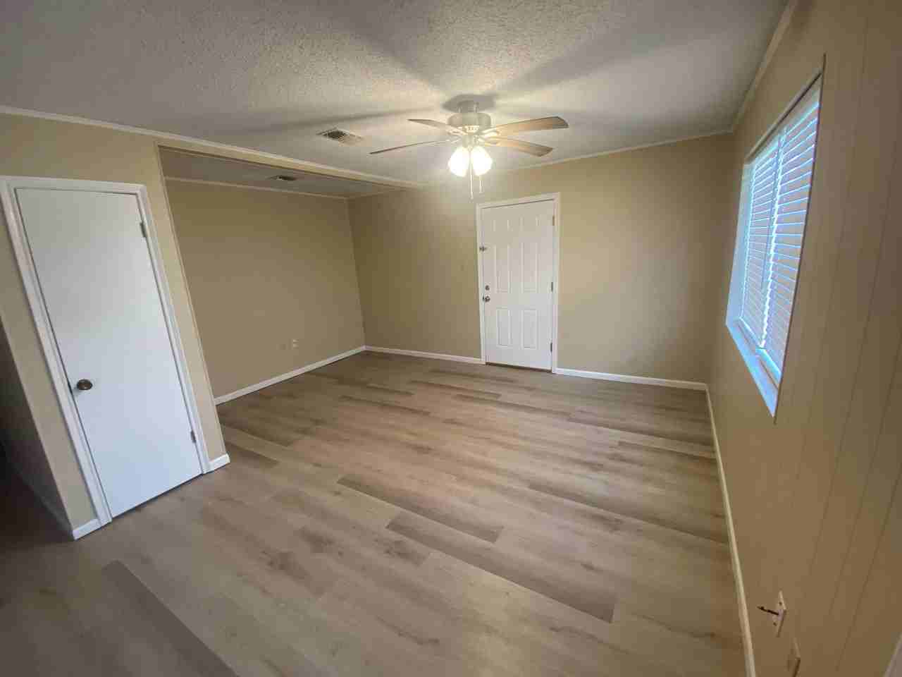 229 Gloria St. - Photo 2 of 8