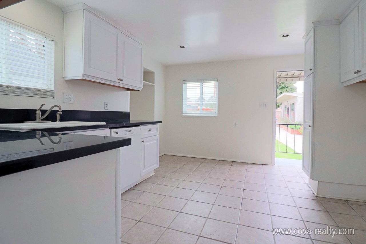 625 Palm Dr - Photo 2 of 14