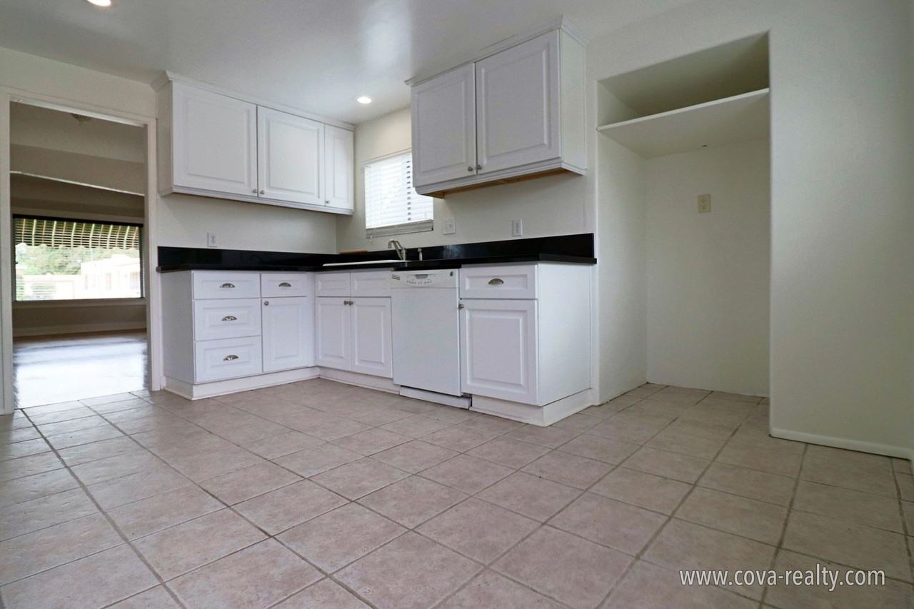 625 Palm Dr - Photo 4 of 14