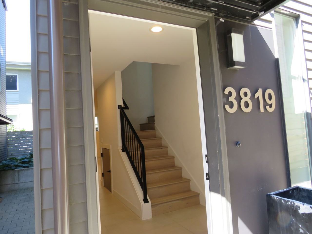 3819 34th Ave W - Photo 2 of 33