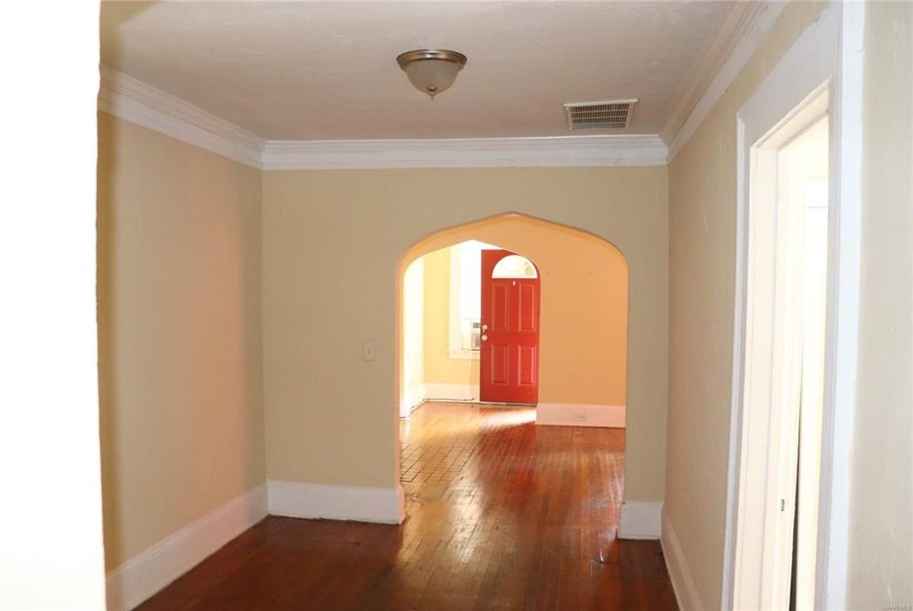 471 Earl Pl - Photo 3 of 8