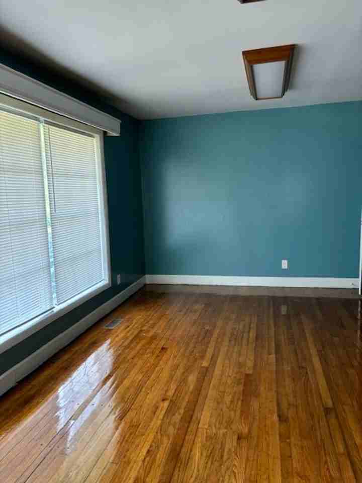 506 N Jones St - Photo 2 of 9