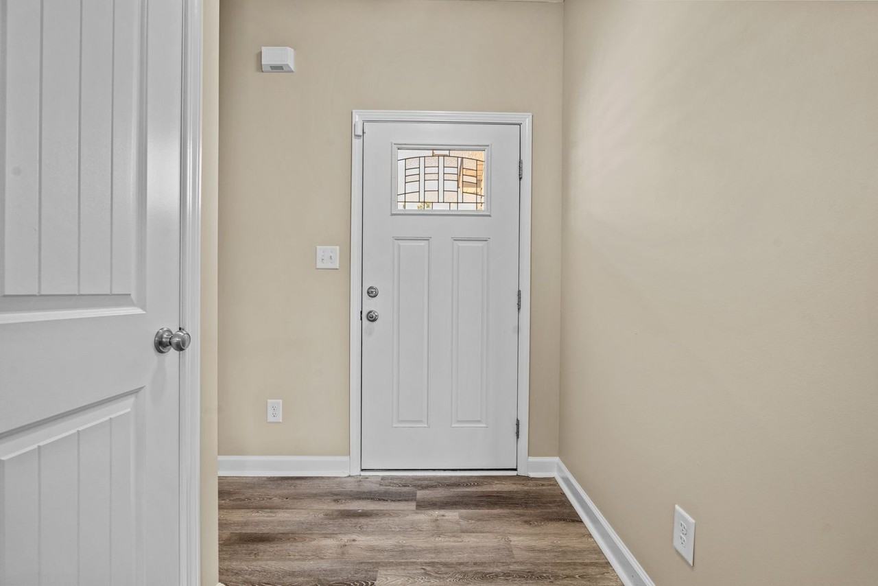528 Tip Top Ave - Photo 2 of 32