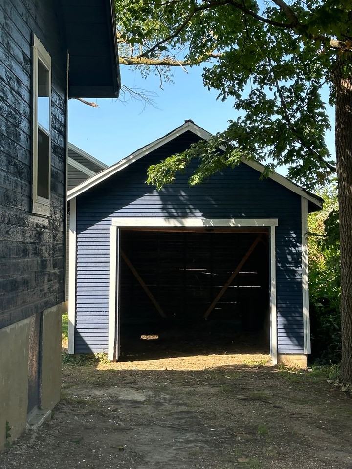 607 N Adams Ave - Photo 2 of 20