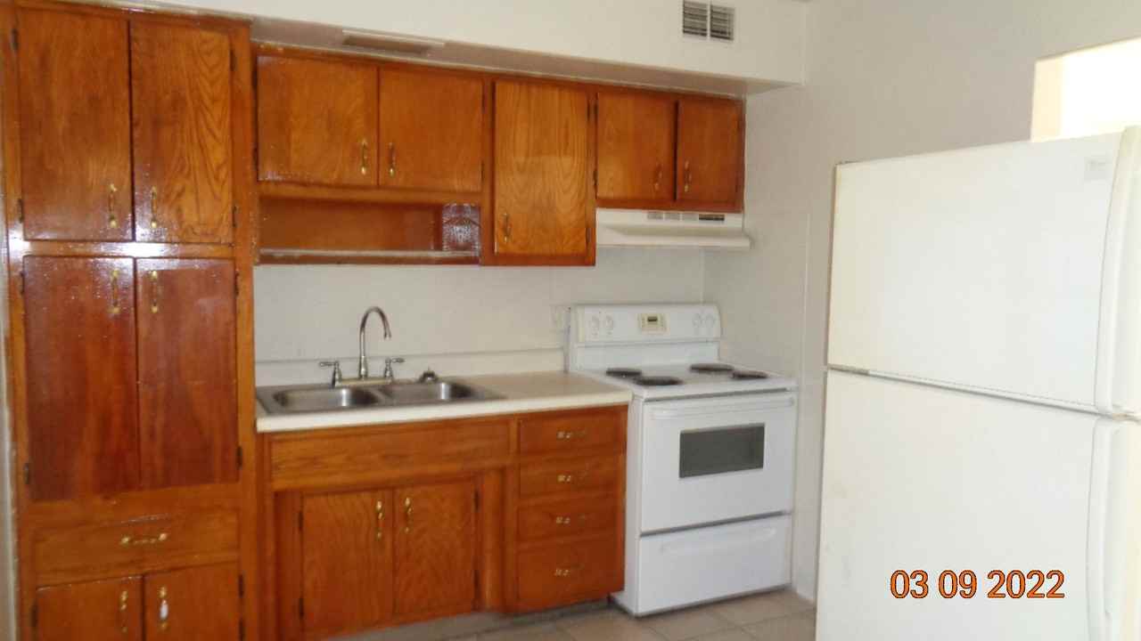 5227 Tangerine Dr - Photo 3 of 7