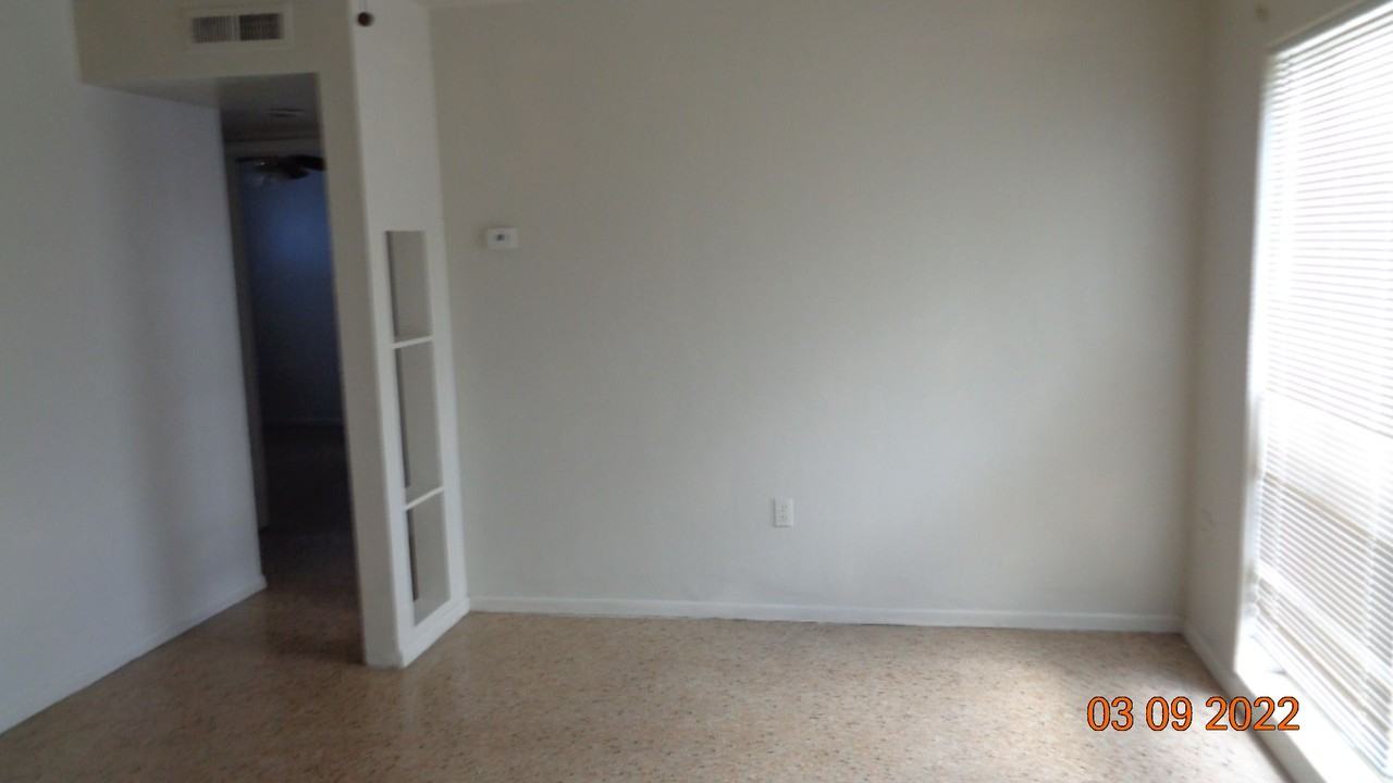 5227 Tangerine Dr - Photo 4 of 7