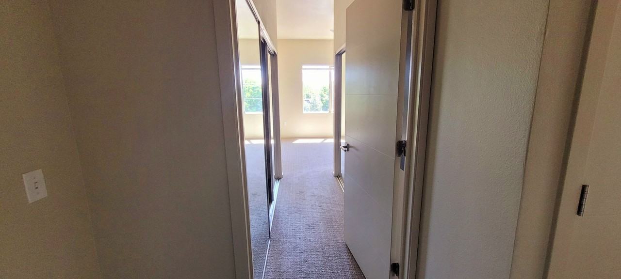 The 951 Apartments - Photo 4 of 31