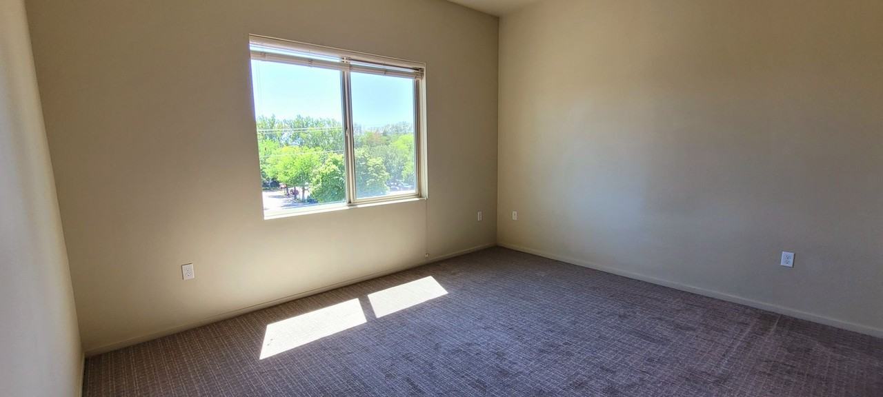 The 951 Apartments - Photo 5 of 31