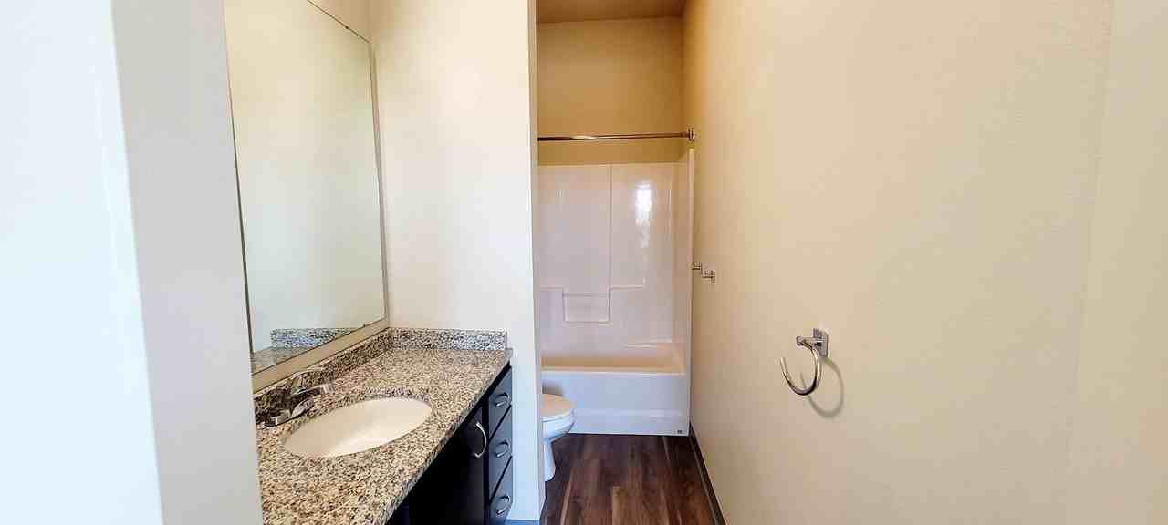 The 951 Apartments - Photo 6 of 31