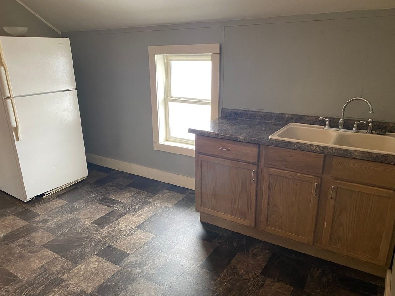 1216 Arthur St - Photo 3 of 13