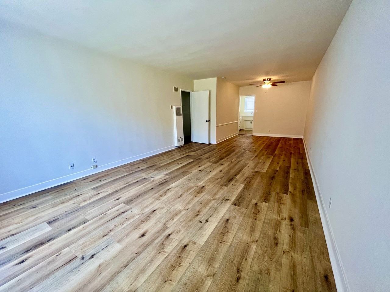 316 S Doheny Dr #4 - Photo 2 of 8