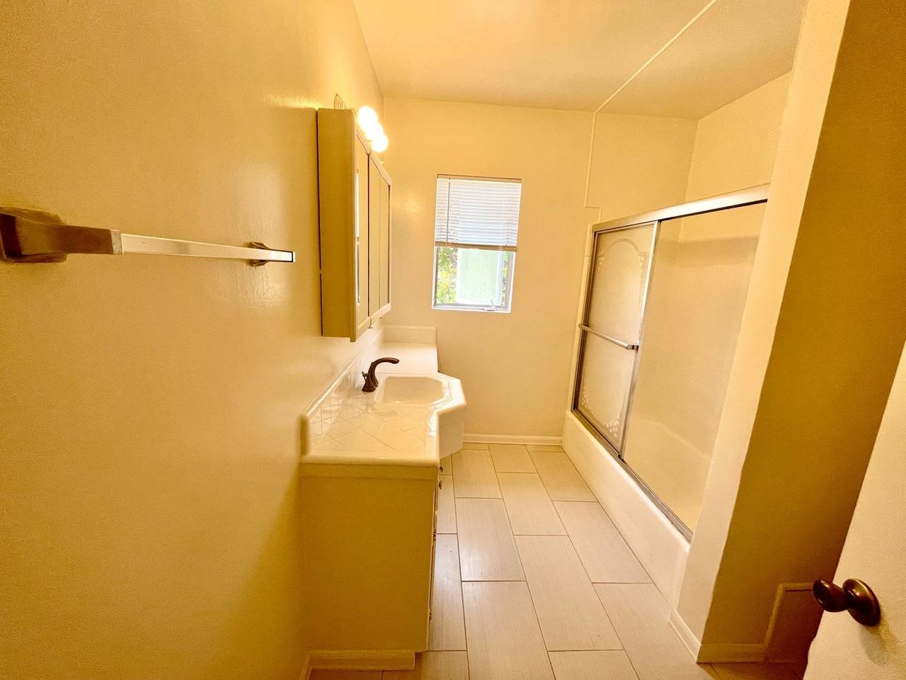 316 S Doheny Dr #4 - Photo 5 of 8