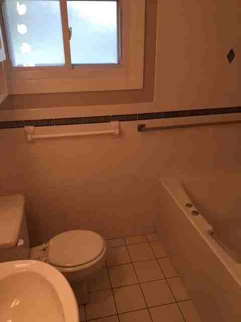 102 Pembrook Dr - Photo 2 of 12