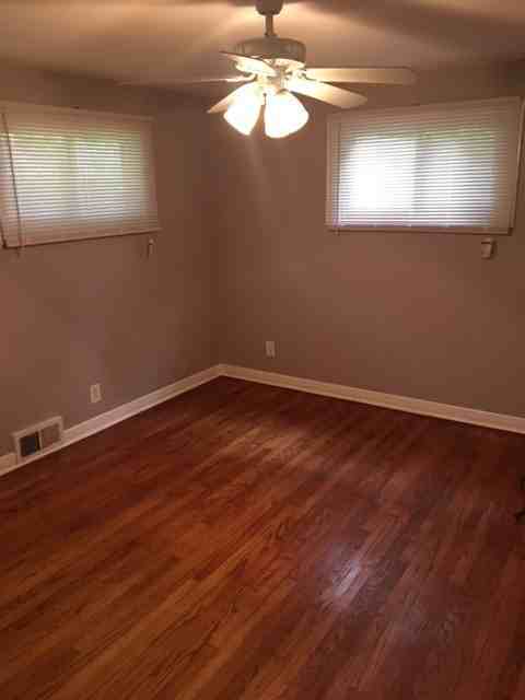 102 Pembrook Dr - Photo 3 of 12