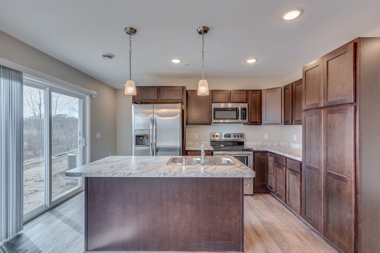 611 William St - Photo 2 of 12