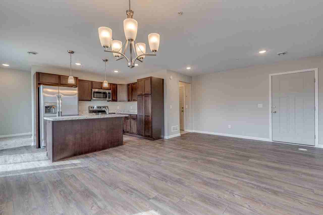 611 William St - Photo 3 of 12