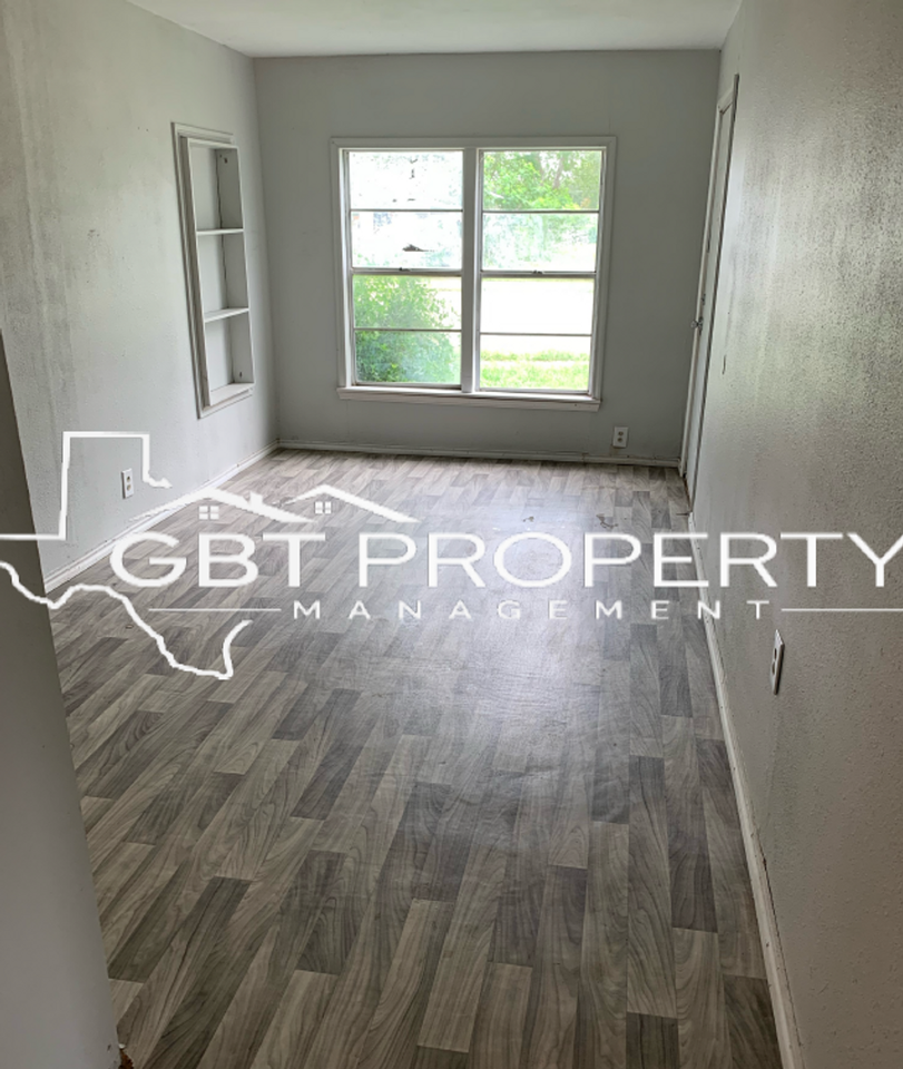 214 W Main Ave - Photo 2 of 8