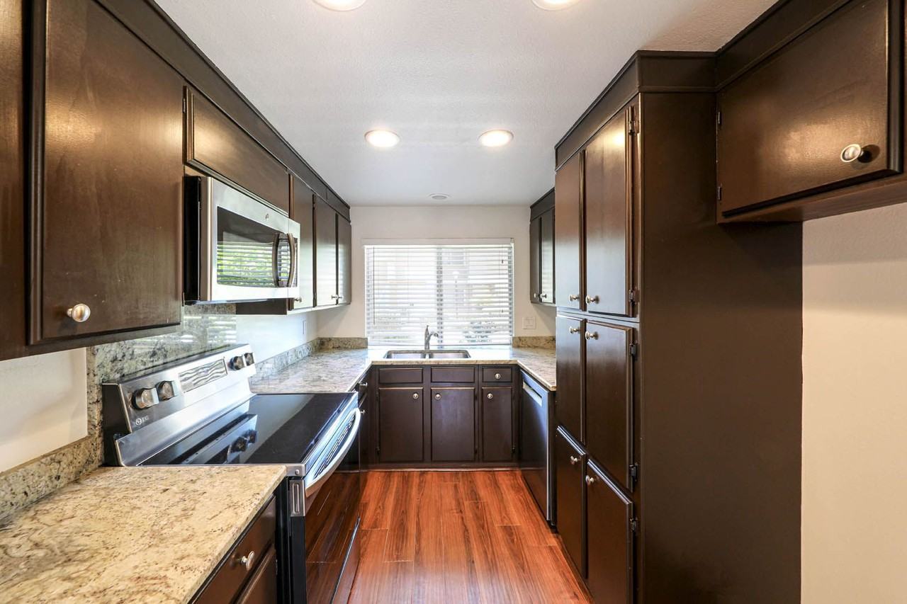 6 Baton Rouge - Photo 4 of 13