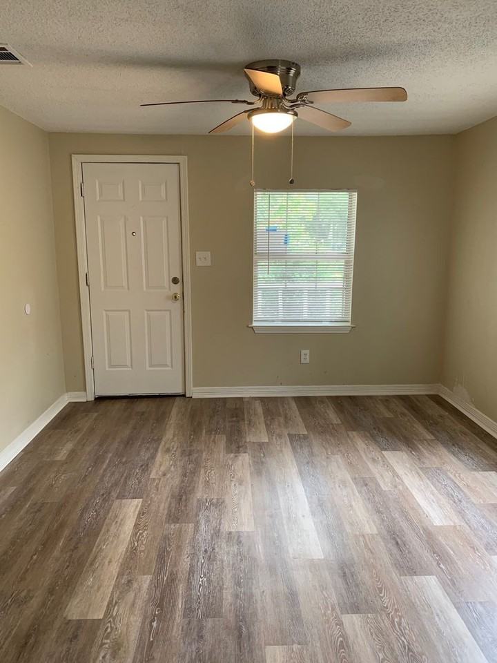 2916 N U St - Photo 3 of 16