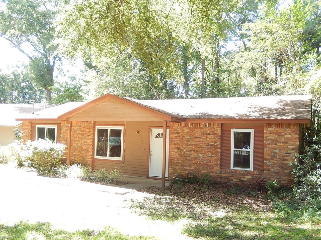 5798 Eunice Ct - Photo 2 of 25