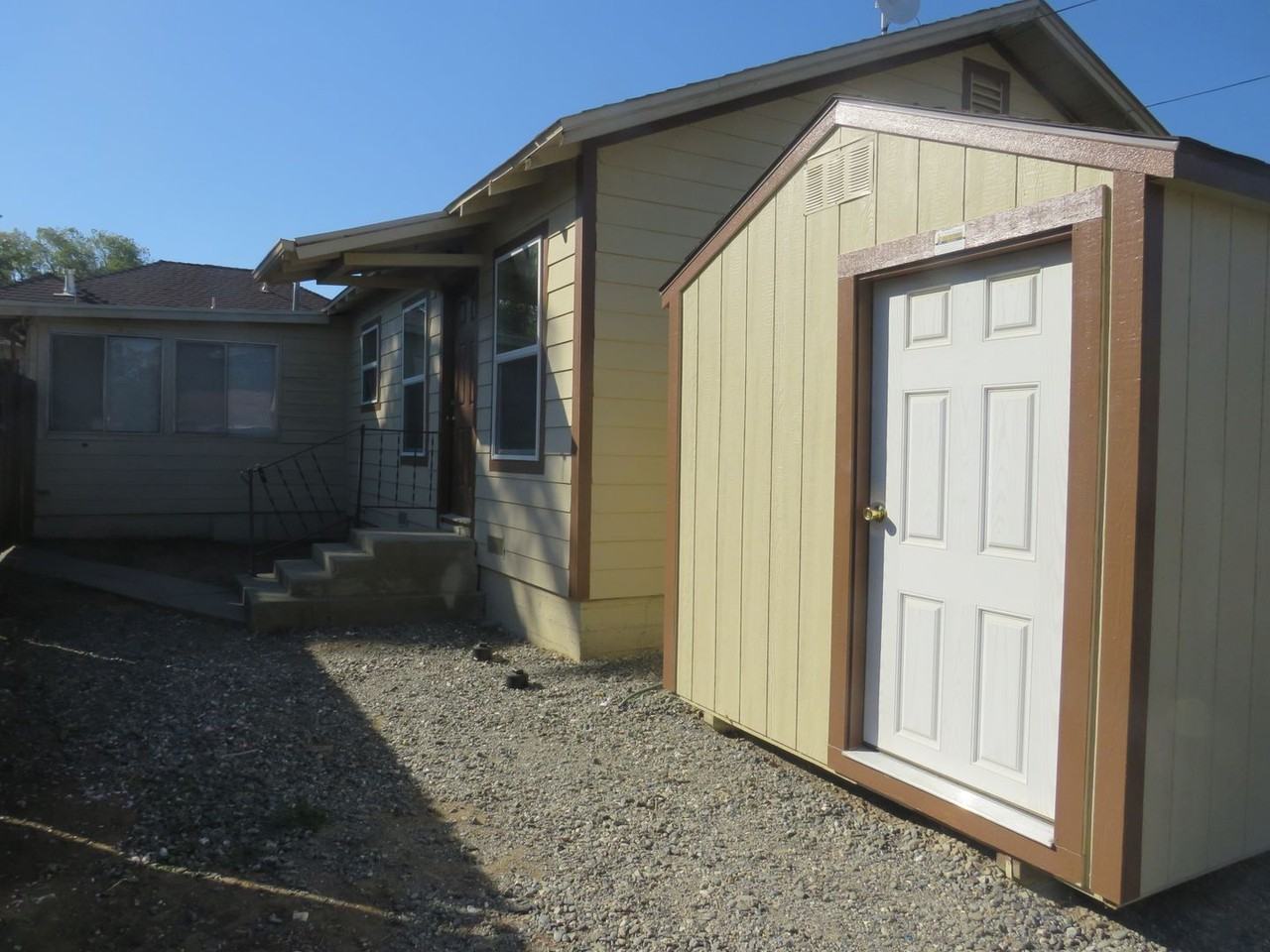 328B S Plumas St - Photo 2 of 9