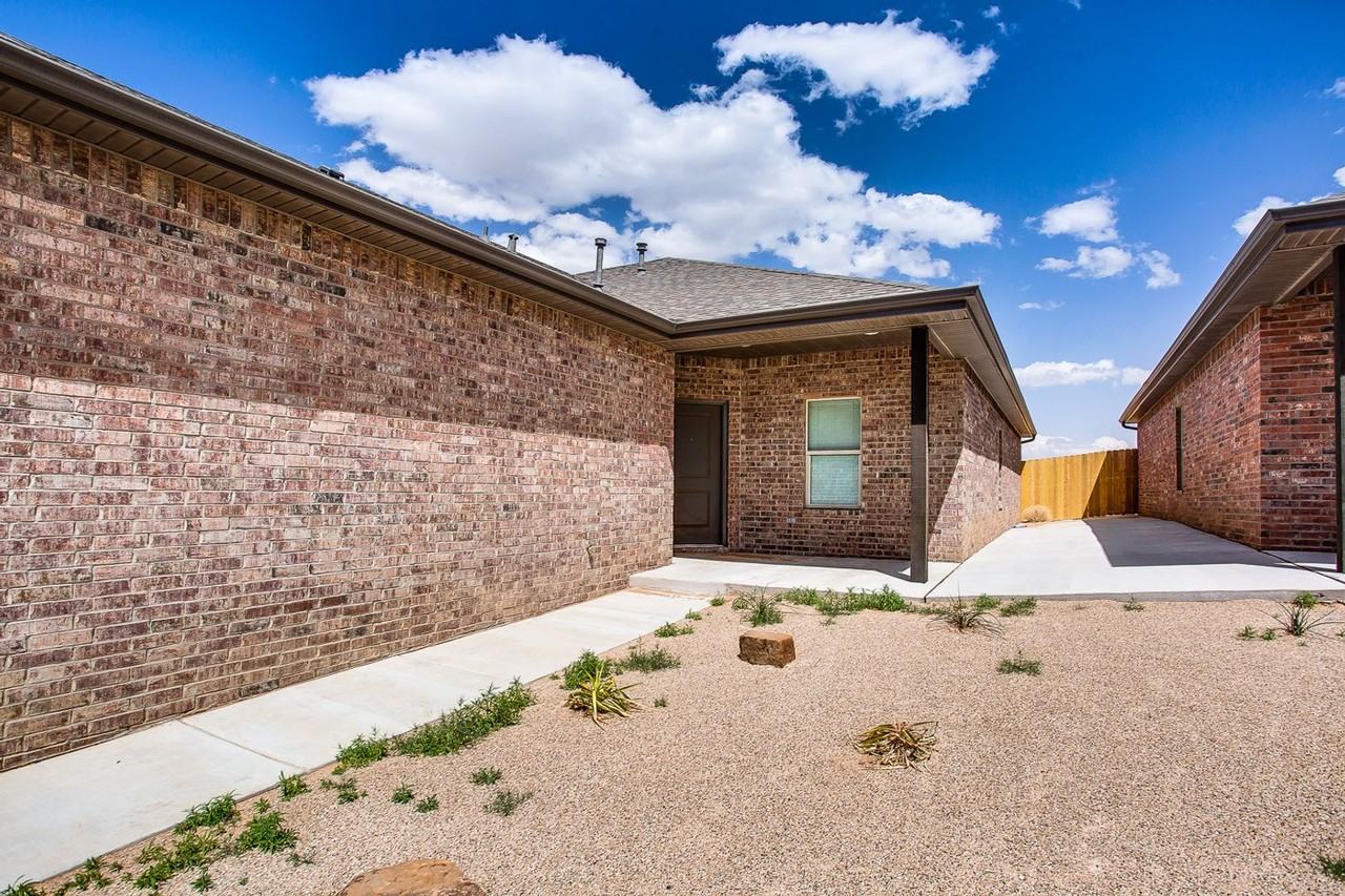 1708 Corpus Ave - Photo 2 of 19