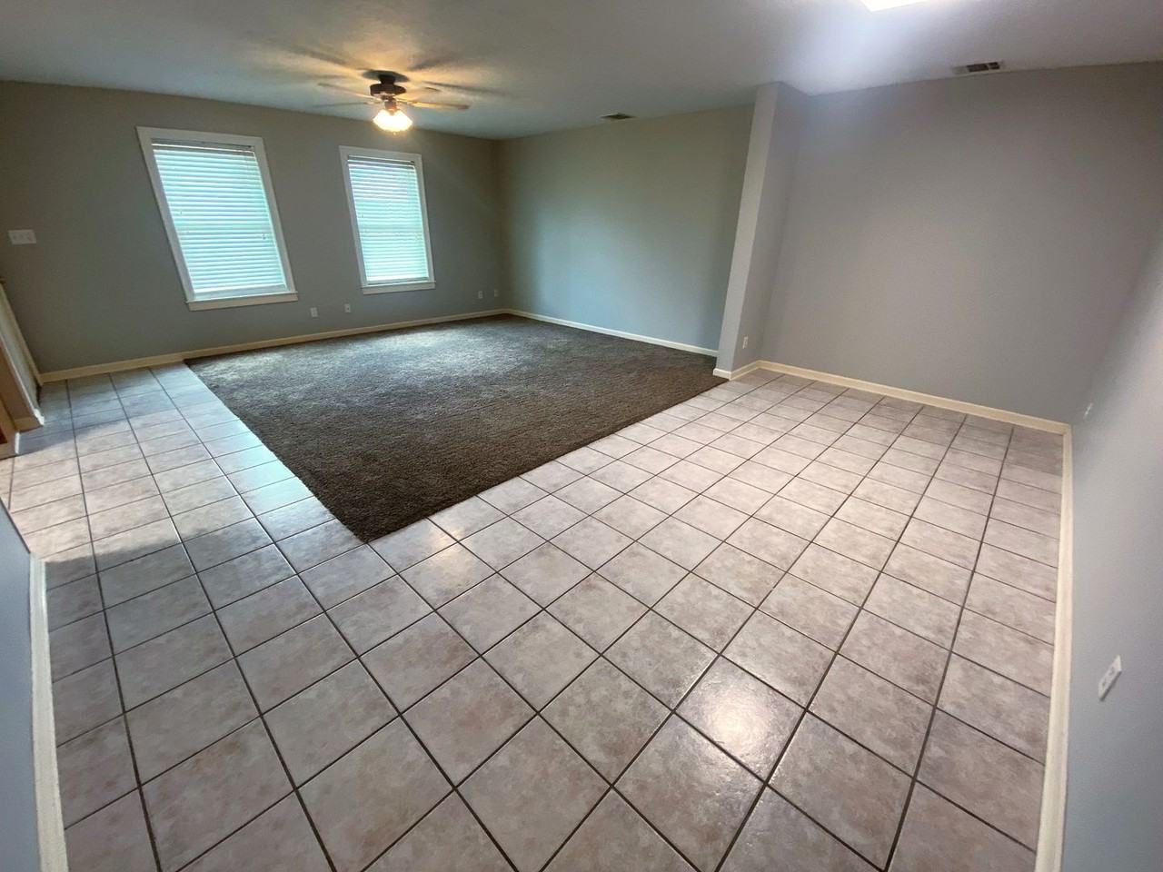 307 E Claude St - Photo 5 of 17