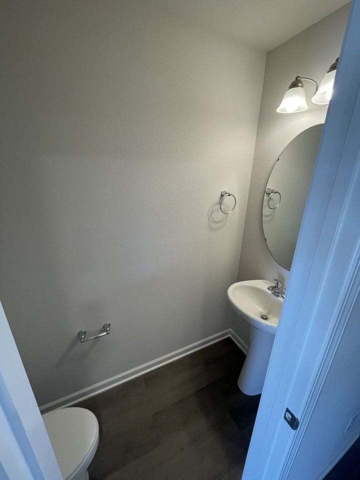1066 Peony Ln - Photo 7 of 12