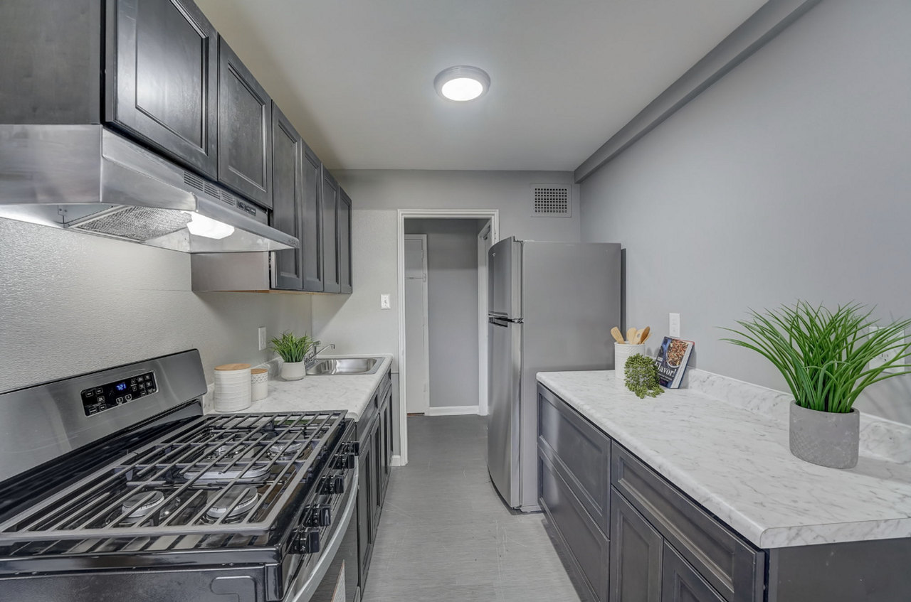 Woodbrook House Apartments - Photo 3 of 11