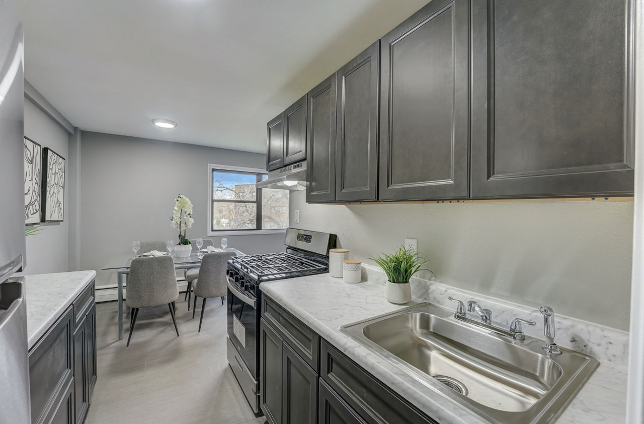 Woodbrook House Apartments - Photo 7 of 11