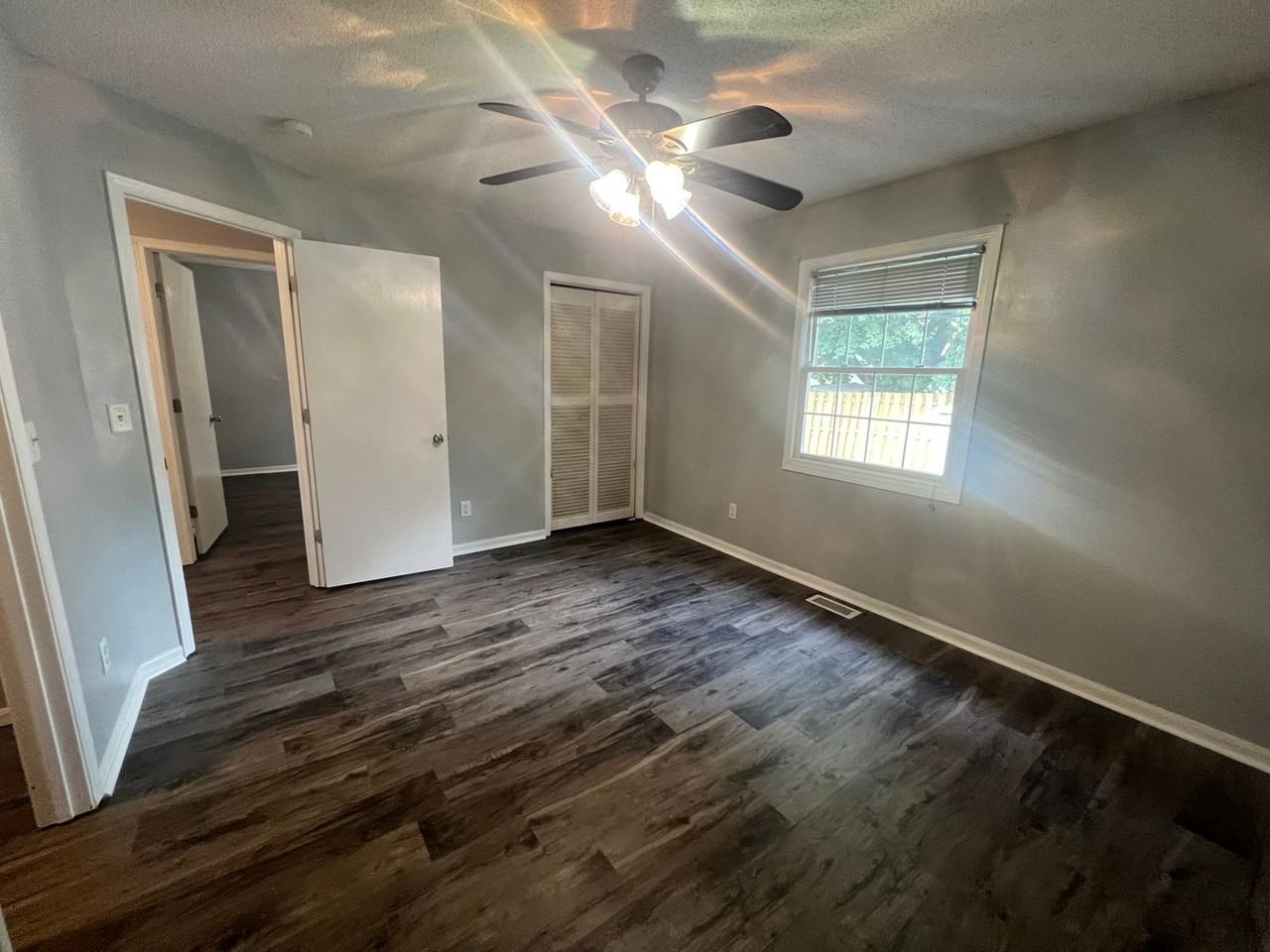 83 Amherst Dr - Photo 2 of 12