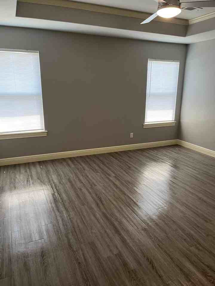 9118 Chanel Pl - Photo 4 of 8