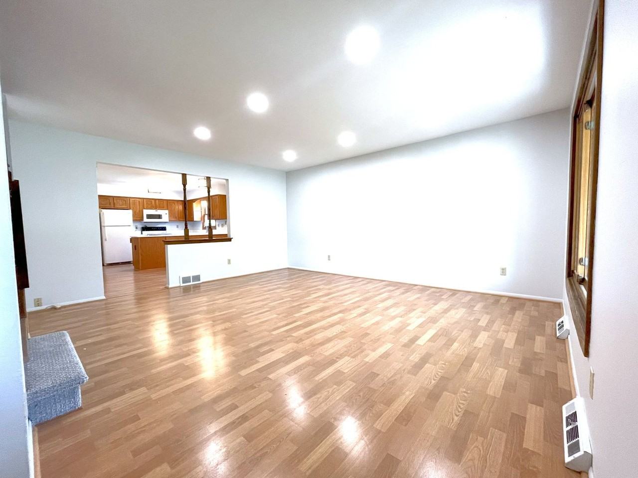 5595 Serene Ct - Photo 2 of 16