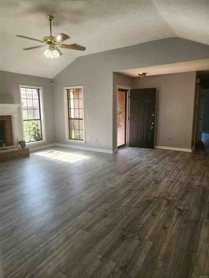 6024 Vineyard Ln - Photo 2 of 10