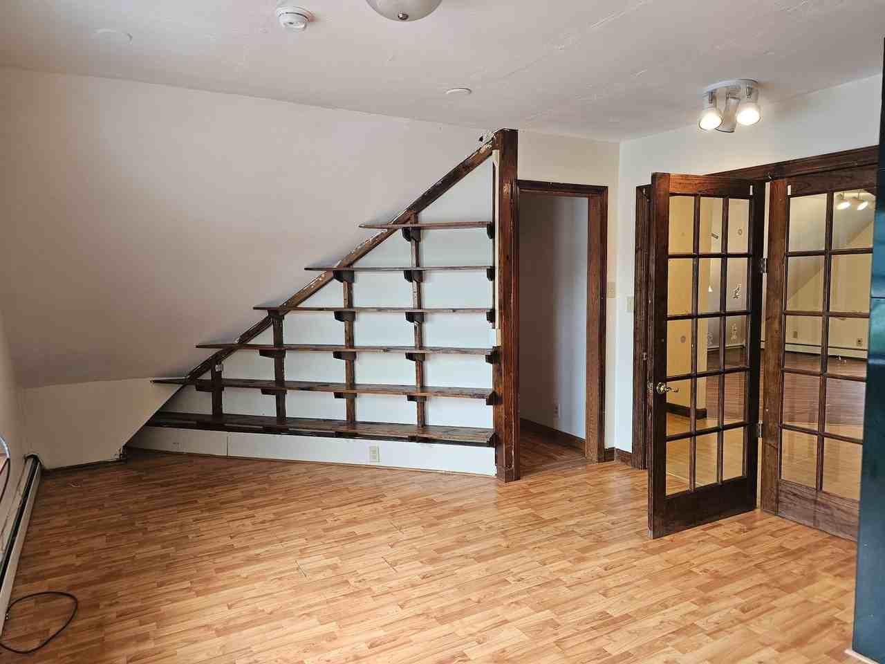 271 Nashua St - Photo 4 of 9