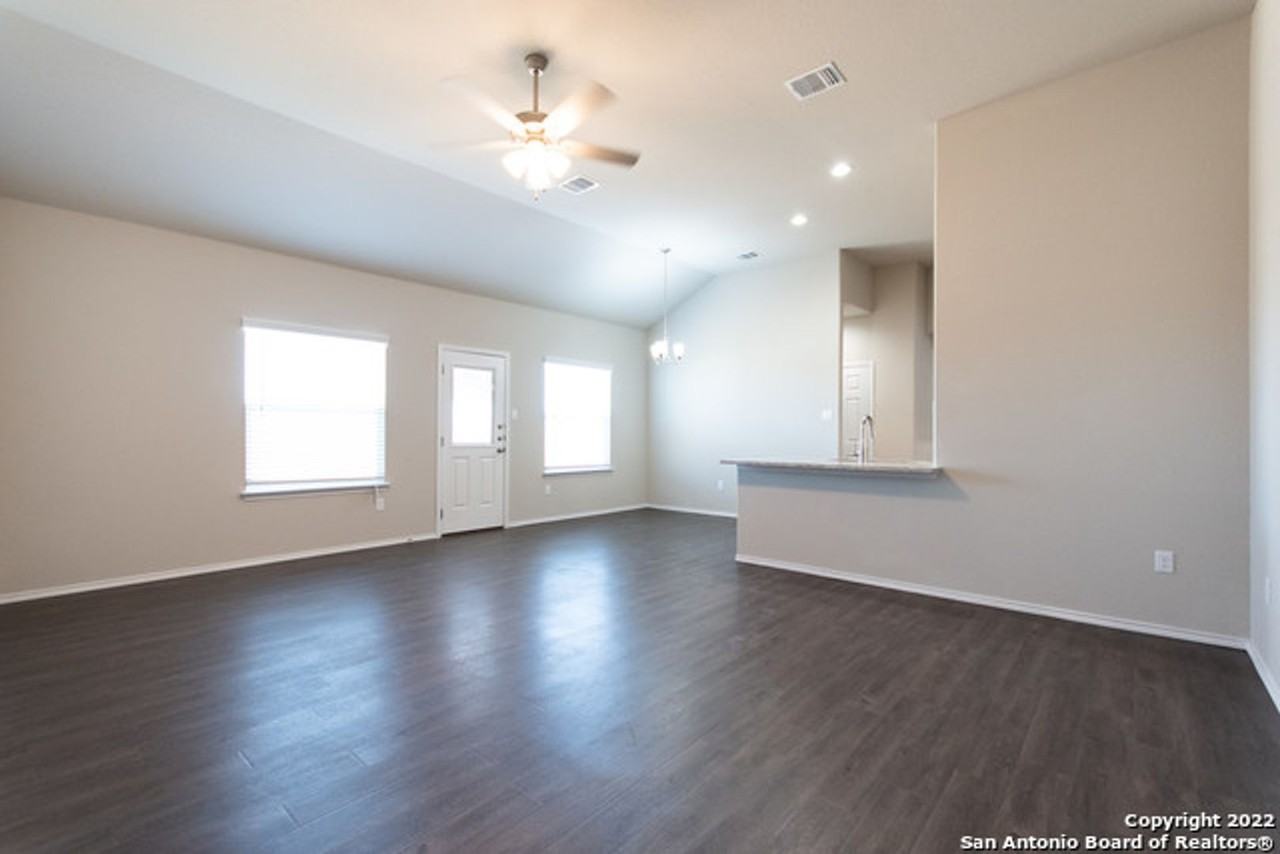 618 Grayson Ln - Photo 2 of 20