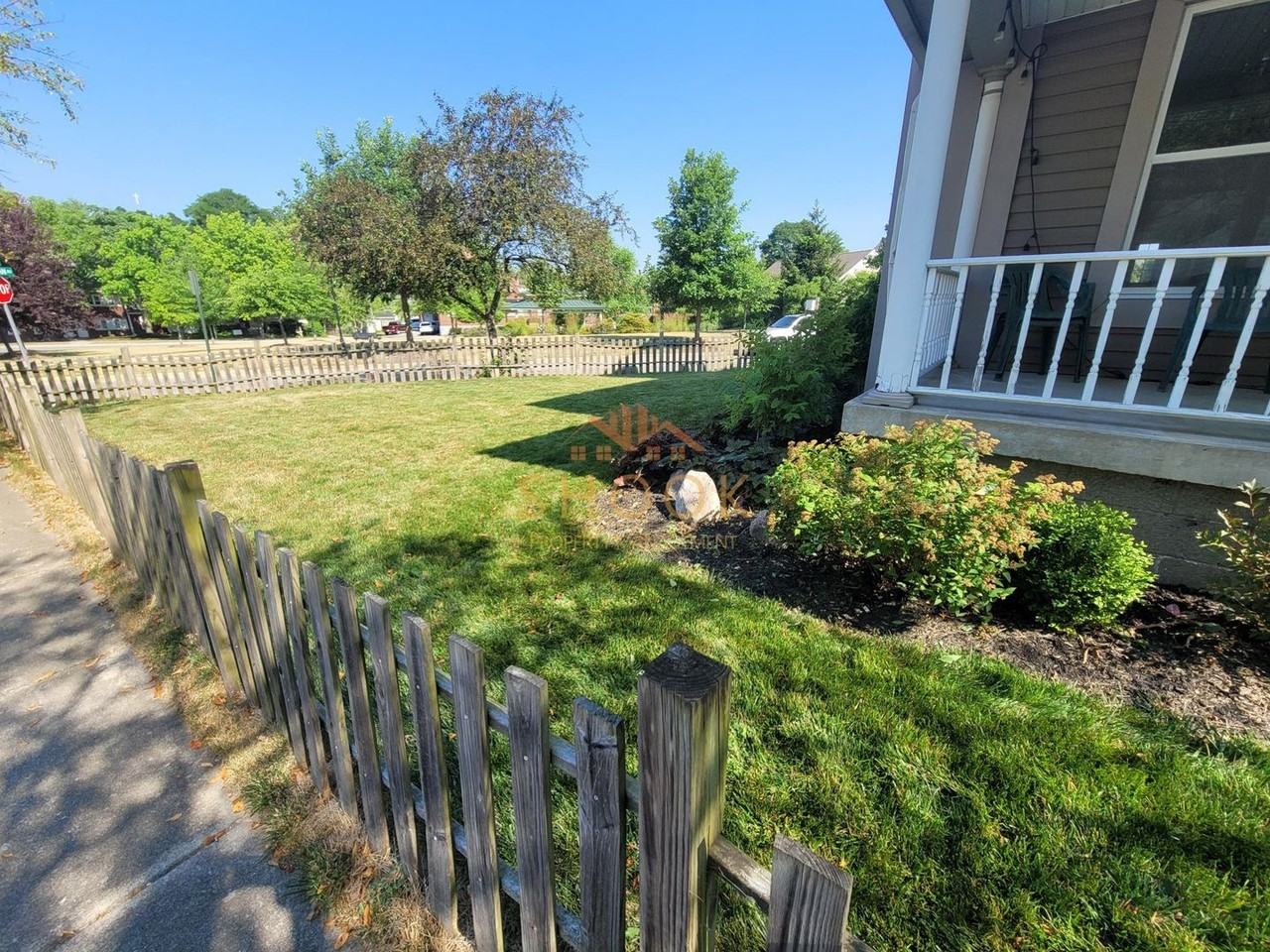 1312 Ferry St - Photo 2 of 13