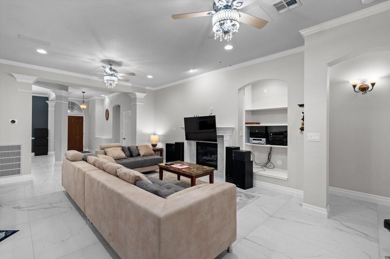 1706 Buttercup Creek Blvd - Photo 7 of 38