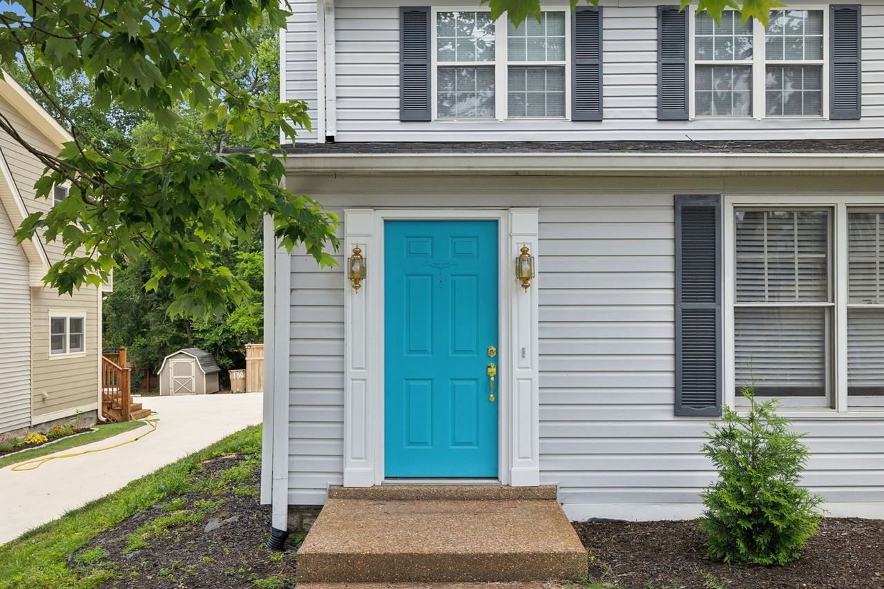 132 43rd Ave N - Photo 3 of 48