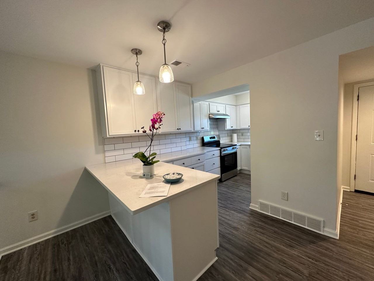 185 S Eagle Creek Dr - Photo 2 of 22