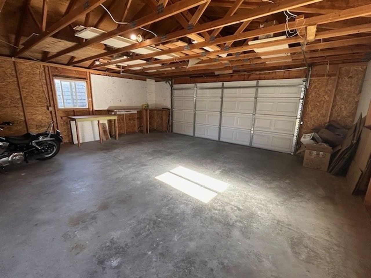103 Silverbow Ct - Photo 6 of 23