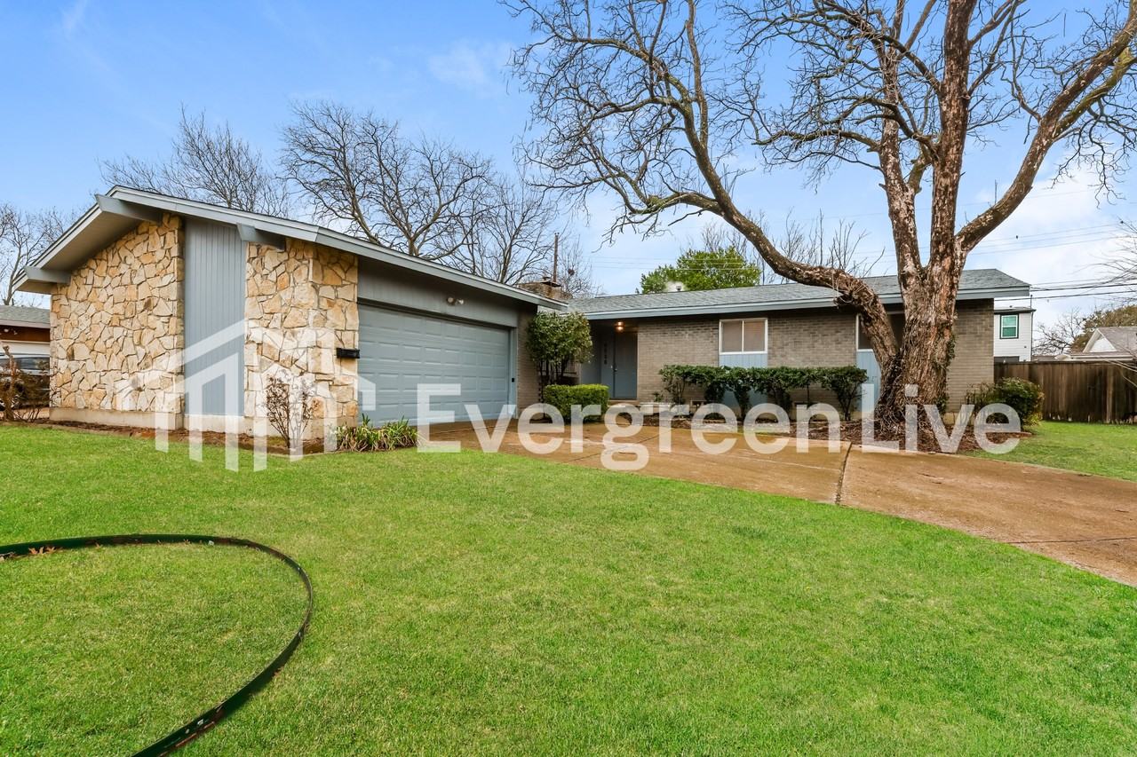 9538 Vinewood Drive - Photo 2 of 21