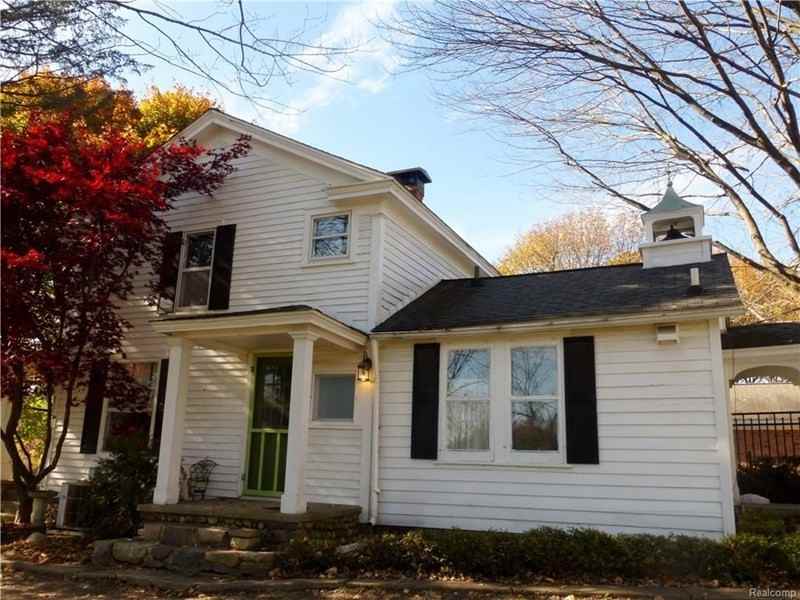 8150 Holcomb Rd - Photo 3 of 38