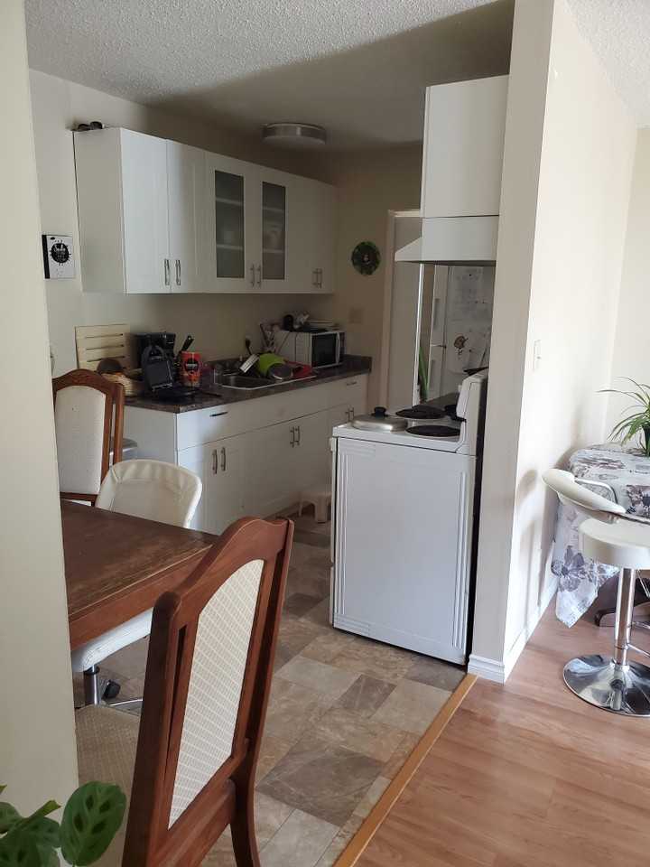 1595 D7 1595 Boundary Crescent #D7 - Photo 5 of 17