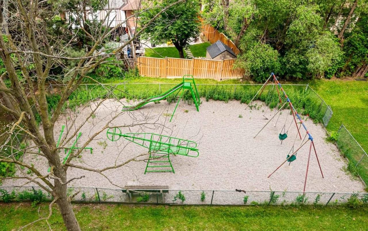 3460 Keele Street - Photo 7 of 10