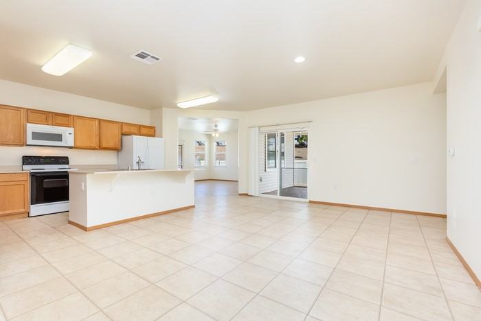 2709 Stowell Cir - Photo 3 of 16