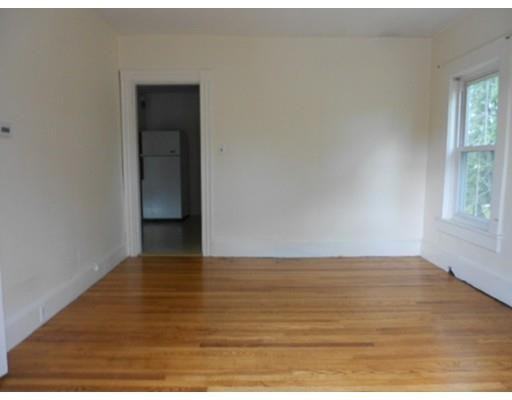 17 Warren Ave #R - Photo 3 of 10