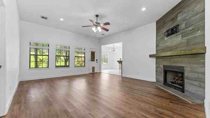 410 Beasley Dr - Photo 3 of 17