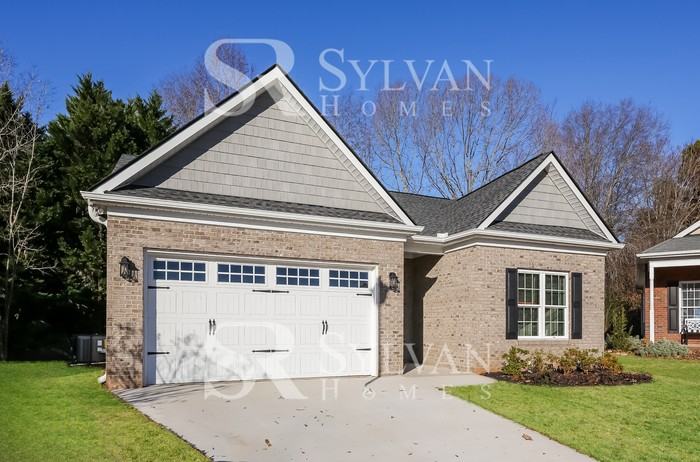 216 Palmetto Way - Photo 2 of 15