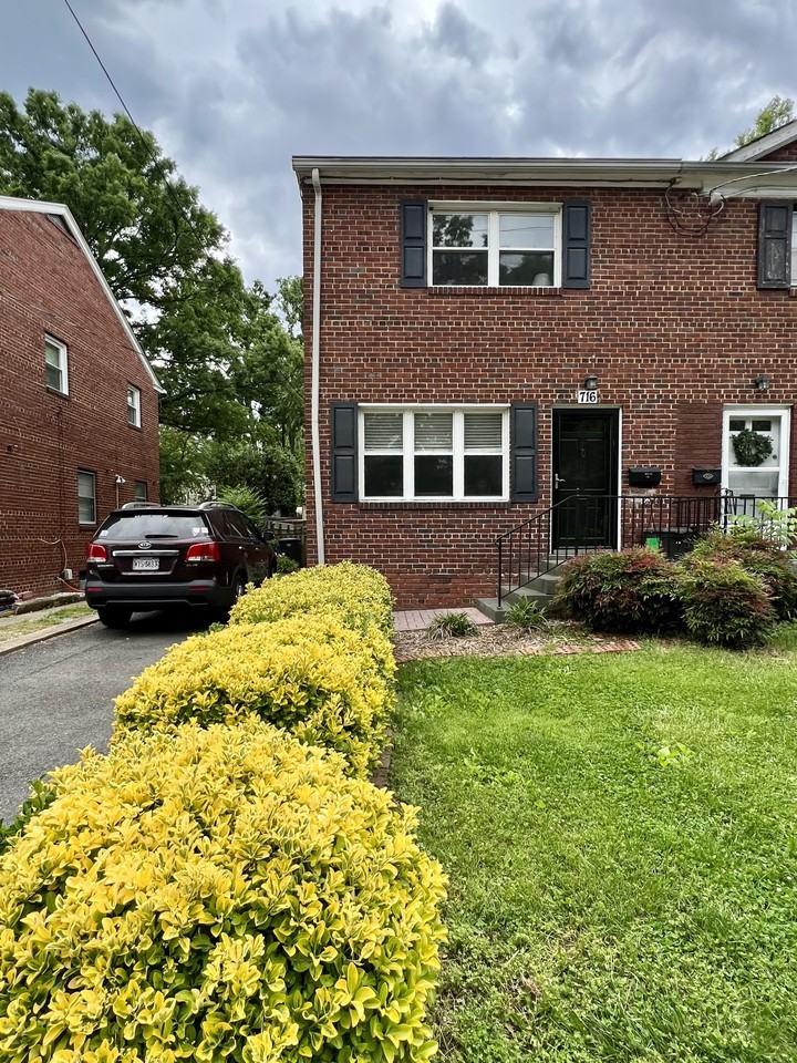 716 W Glebe Rd #NA - Photo 2 of 21